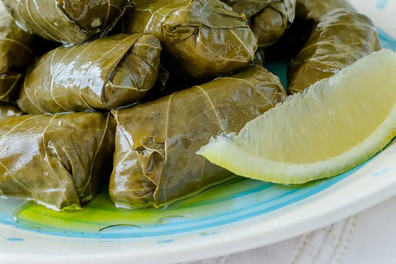 Feuilles de vigne farcies (dolmades) 2 Feuilles de vigne farcies (dolmades) 2